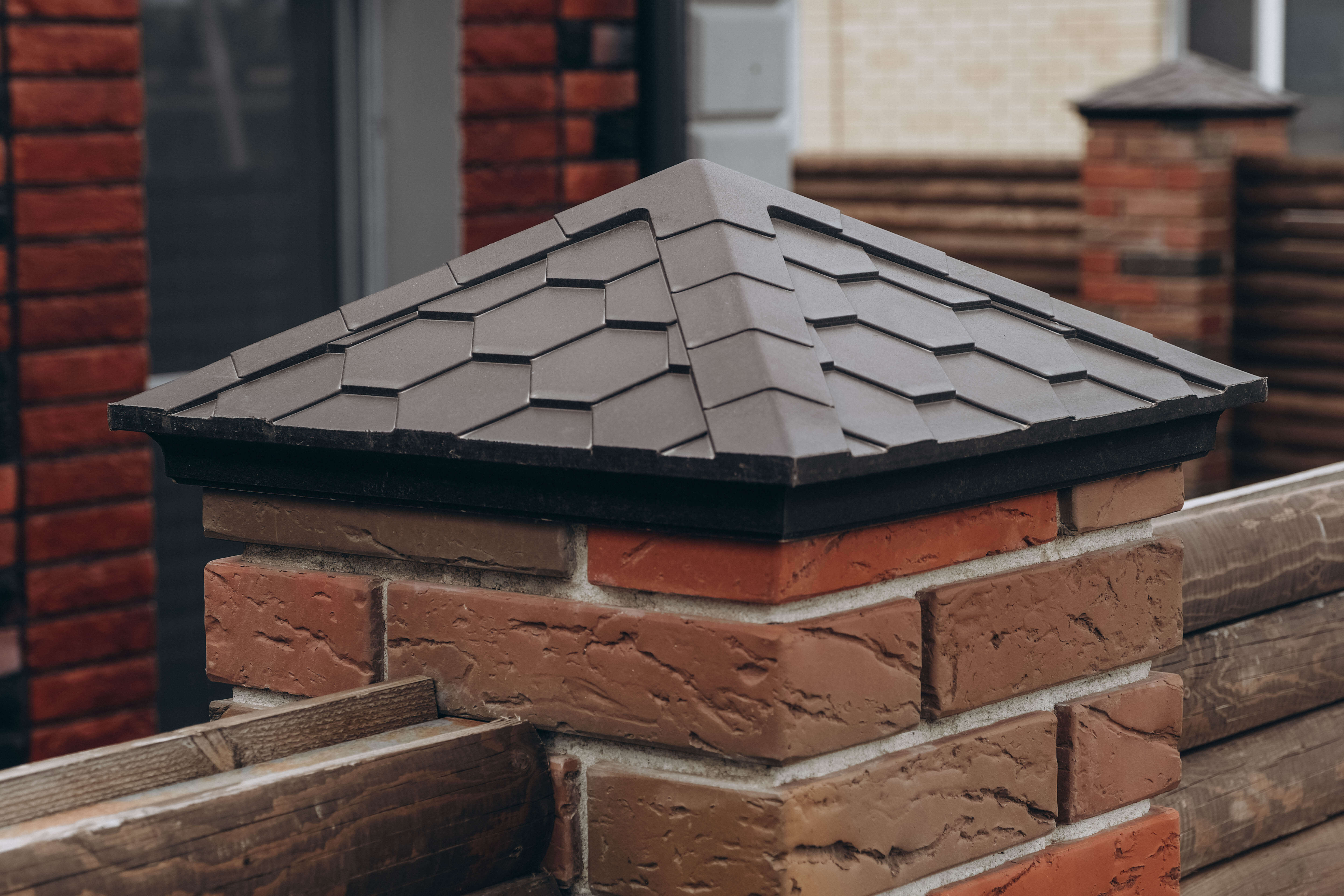 Колпак Zking Эверест Коричневый на столб 1.5х1.5 кирпича (390х390мм) в Иркутске фото